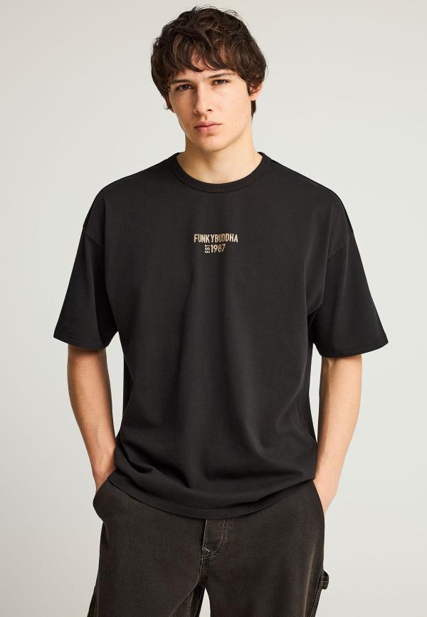 Oversized t-shirt με τύπωμα στο στήθος