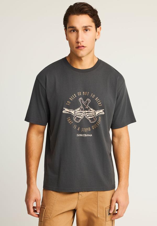 T-shirt με τύπωμα στο στήθος